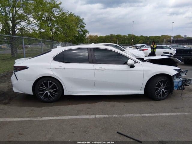 2022 TOYOTA CAMRY SE 13