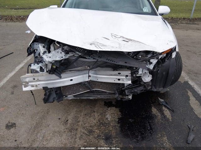 2022 TOYOTA CAMRY SE 6