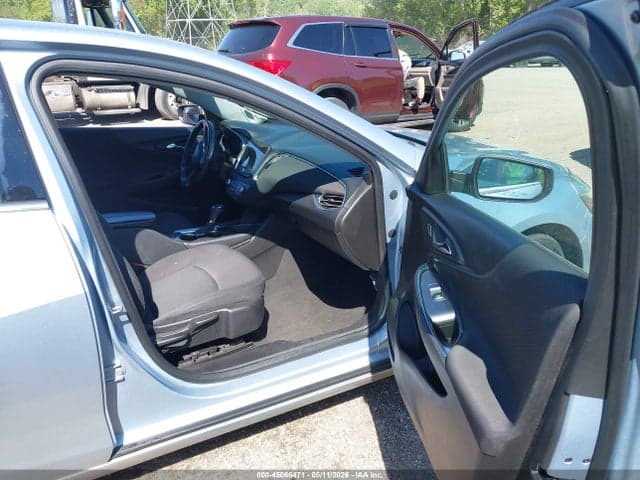 2017 CHEVROLET MALIBU 1LT 5