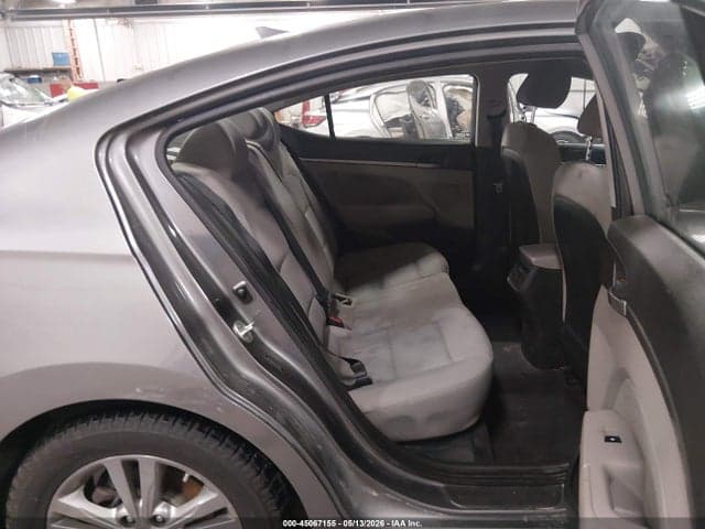 2018 HYUNDAI ELANTRA SEL 8