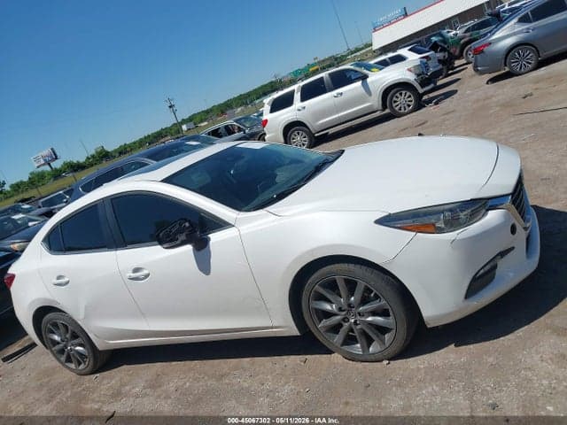 2018 MAZDA MAZDA3 TOURING 12