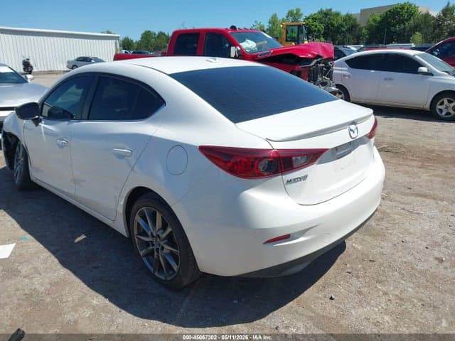 2018 MAZDA MAZDA3 TOURING 3