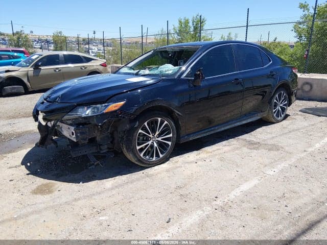 2020 TOYOTA CAMRY SE 2