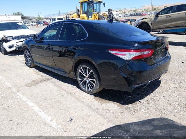 2020 TOYOTA CAMRY SE 3