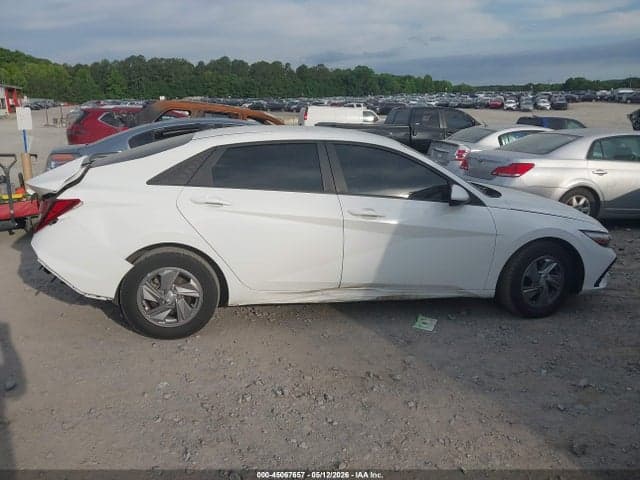 2024 HYUNDAI ELANTRA SE 13