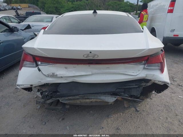 2024 HYUNDAI ELANTRA SE 16