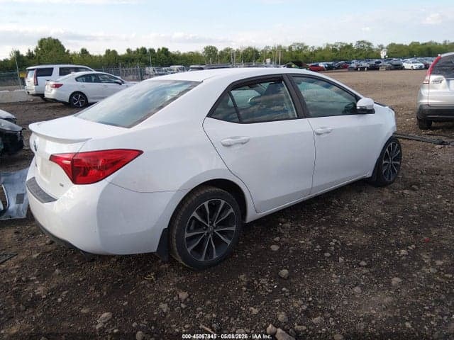 2017 TOYOTA COROLLA SE 4