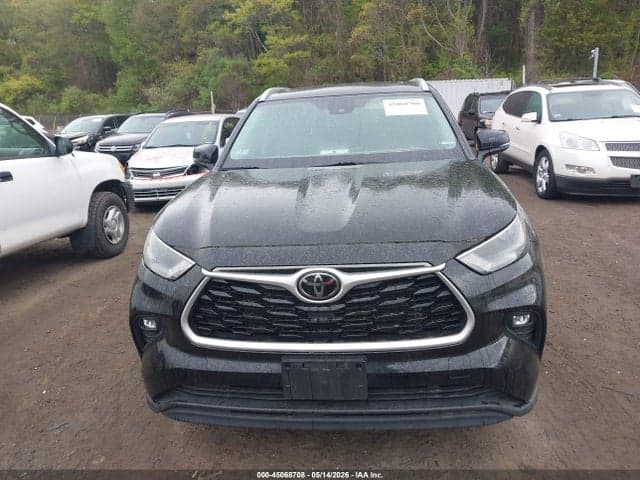 2022 TOYOTA HIGHLANDER XLE 13