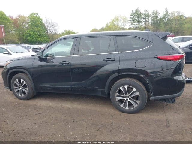 2022 TOYOTA HIGHLANDER XLE 15