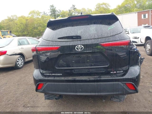 2022 TOYOTA HIGHLANDER XLE 17