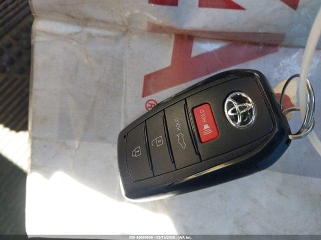 2025 TOYOTA CAMRY SE 11