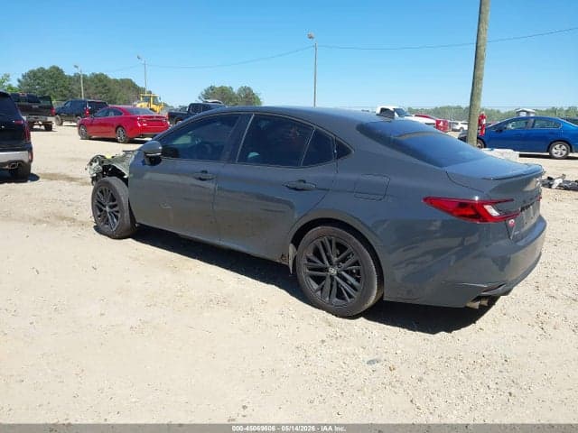 2025 TOYOTA CAMRY SE 3