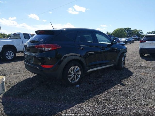 2017 HYUNDAI TUCSON SE 4