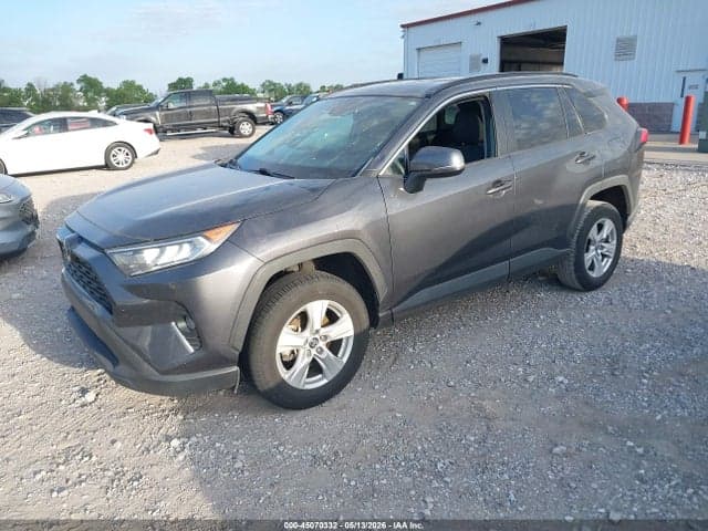 2020 TOYOTA RAV4 XLE 2