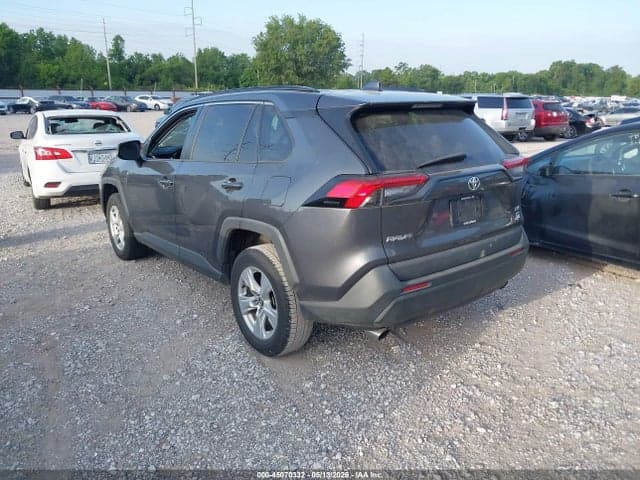 2020 TOYOTA RAV4 XLE 3