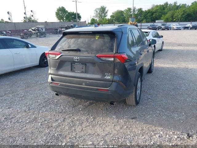 2020 TOYOTA RAV4 XLE 4