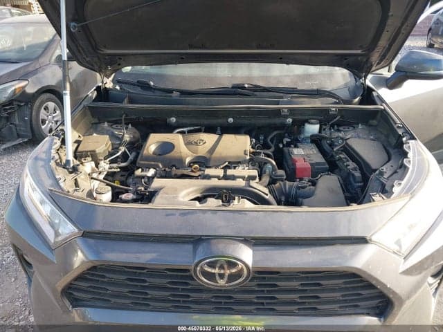 2020 TOYOTA RAV4 XLE 10