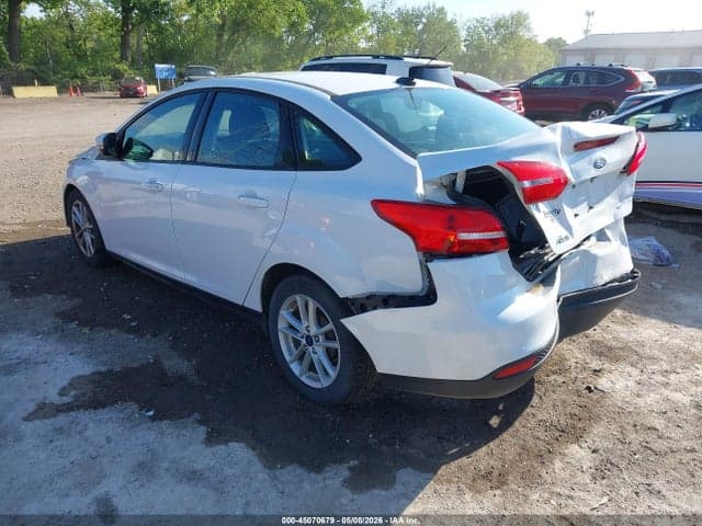 2017 FORD FOCUS SE 3