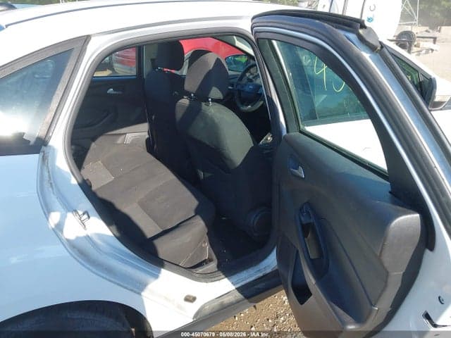 2017 FORD FOCUS SE 8
