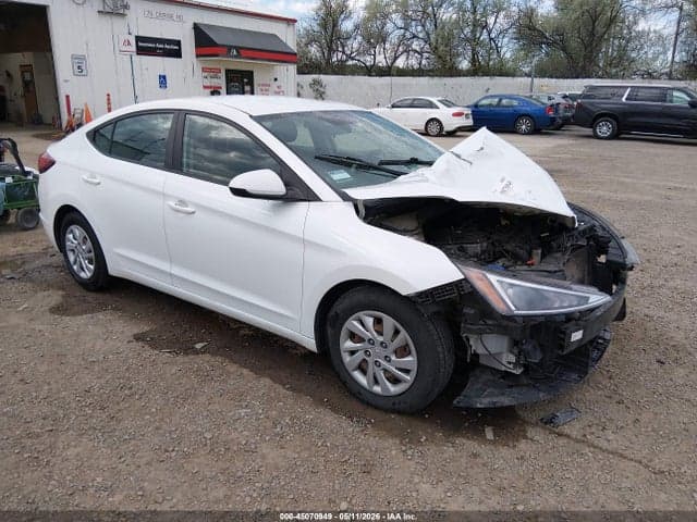 2019 HYUNDAI ELANTRA SE 1