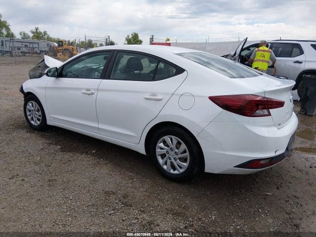 2019 HYUNDAI ELANTRA SE 3