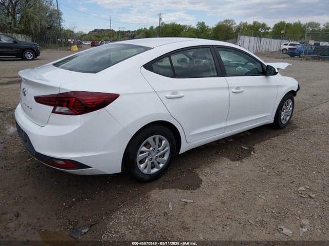 2019 HYUNDAI ELANTRA SE 4