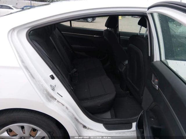 2019 HYUNDAI ELANTRA SE 8