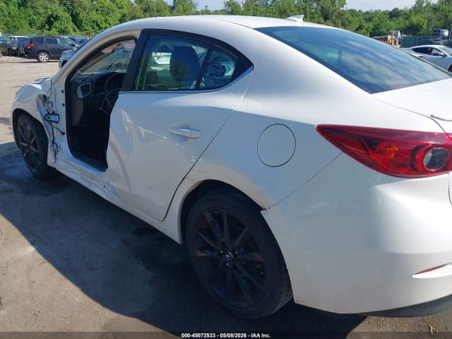 2018 MAZDA MAZDA3 TOURING 18