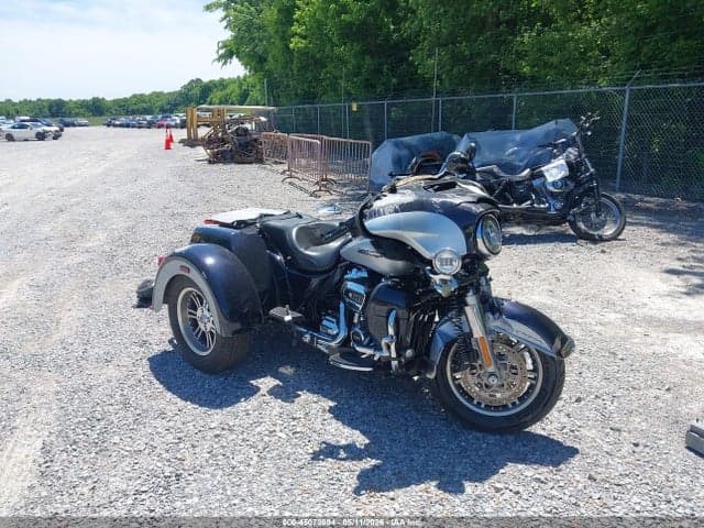 2019 HARLEY-DAVIDSON FLHTCUTG - 1
