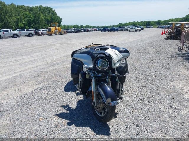 2019 HARLEY-DAVIDSON FLHTCUTG 5