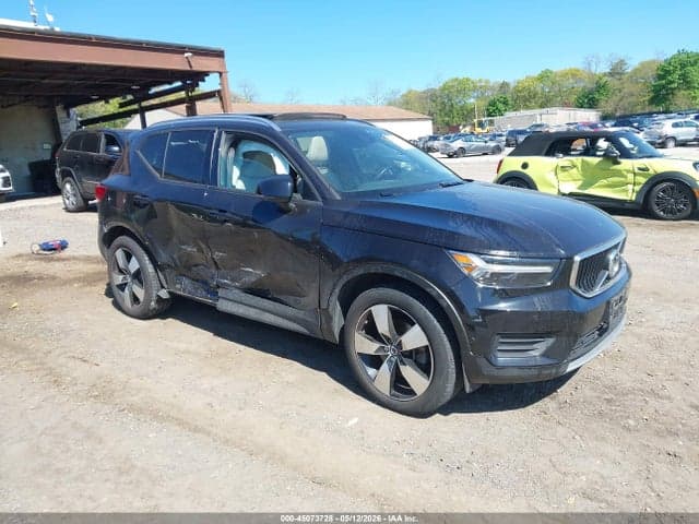 2019 VOLVO XC40 T5