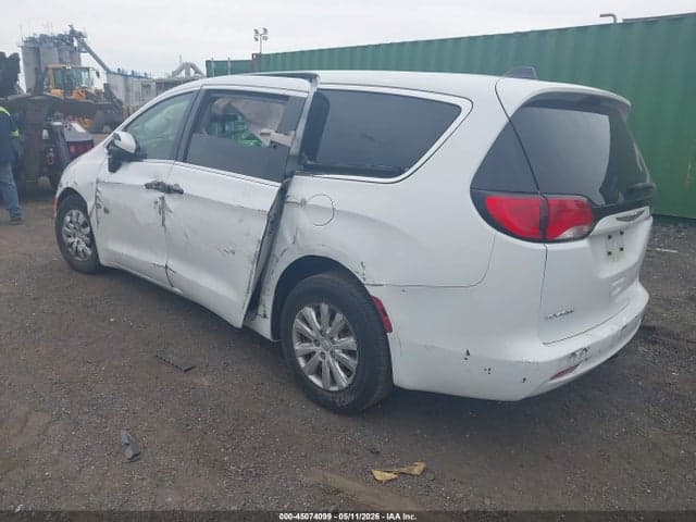 2021 CHRYSLER VOYAGER L 3