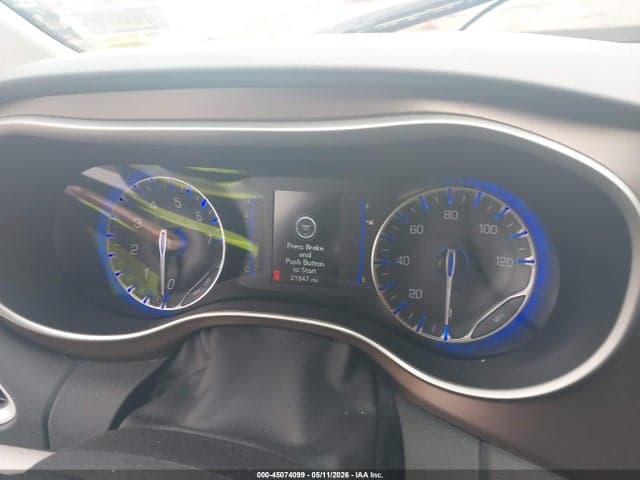 2021 CHRYSLER VOYAGER L 7