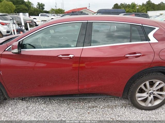 2017 INFINITI QX30 15