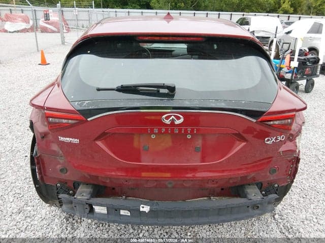 2017 INFINITI QX30 17