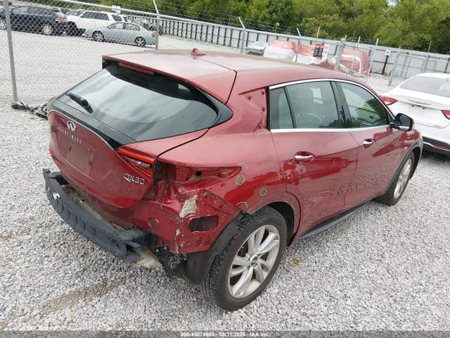 2017 INFINITI QX30 4