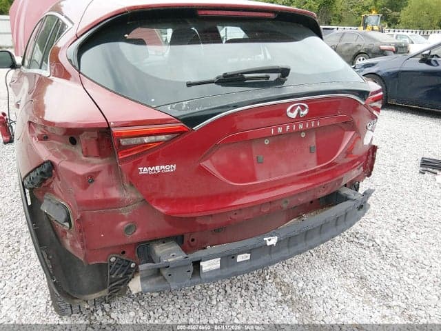 2017 INFINITI QX30 6