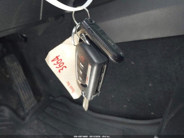 2019 TOYOTA CAMRY SE 11