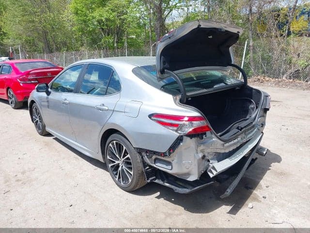 2019 TOYOTA CAMRY SE 3