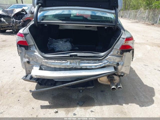 2019 TOYOTA CAMRY SE 6