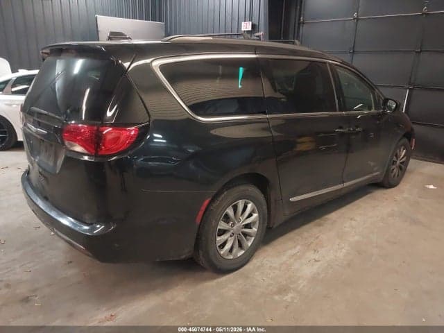 2017 CHRYSLER PACIFICA TOURING-L 4