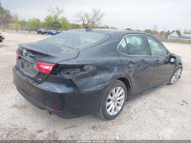2020 TOYOTA CAMRY LE 4