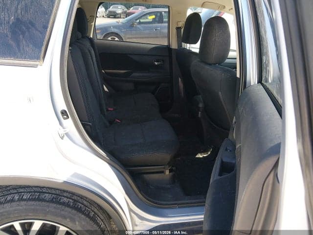 2017 MITSUBISHI OUTLANDER ES 8