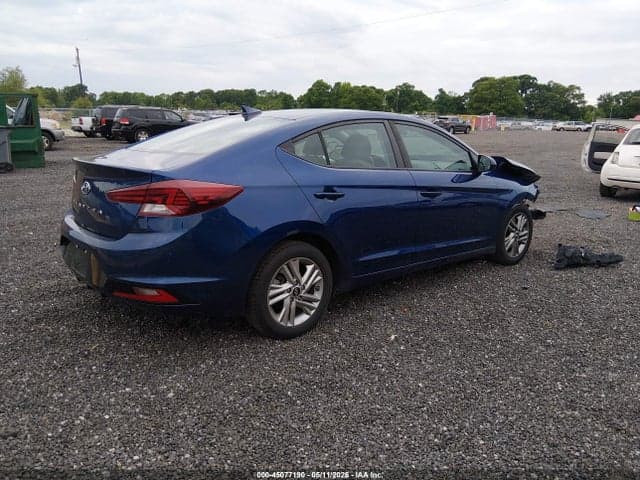 2020 HYUNDAI ELANTRA SEL 4