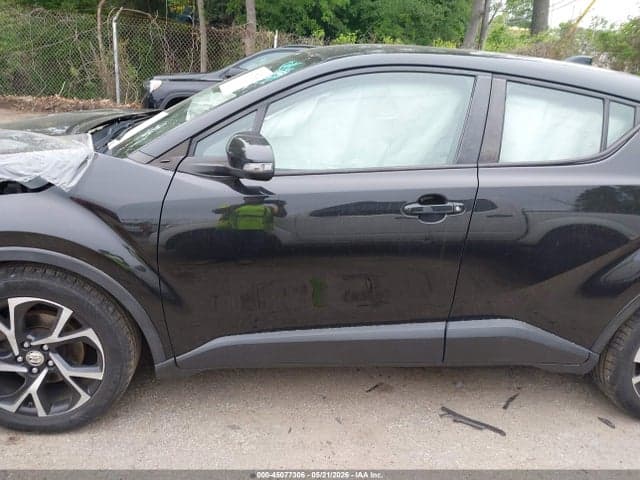 2019 TOYOTA C-HR LE 15