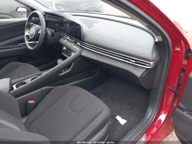 2024 HYUNDAI ELANTRA SEL 5