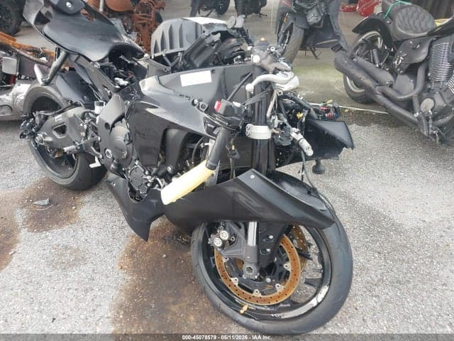2021 YAMAHA YZFR1 - 1