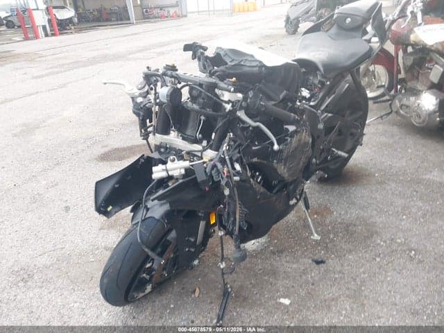 2021 YAMAHA YZFR1 2