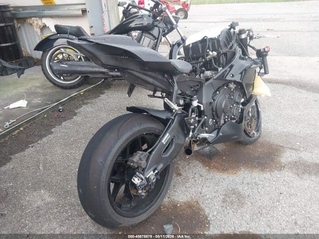 2021 YAMAHA YZFR1 4