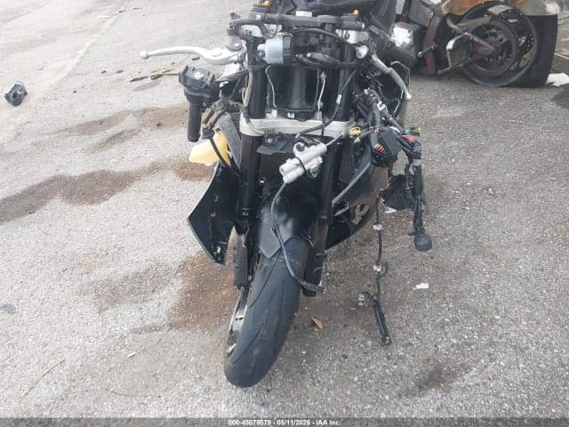2021 YAMAHA YZFR1 5